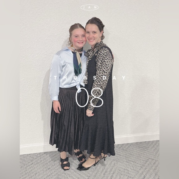 𝖧𝖾𝗒♥︎ - Picture 2 of 6